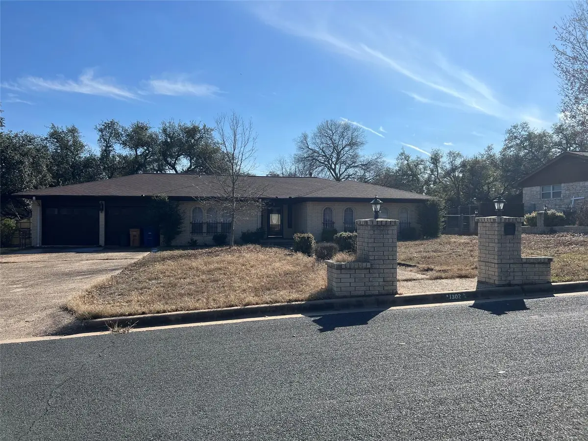 1302 Oak Shadows Cir, Austin, TX 78758 - Image #1