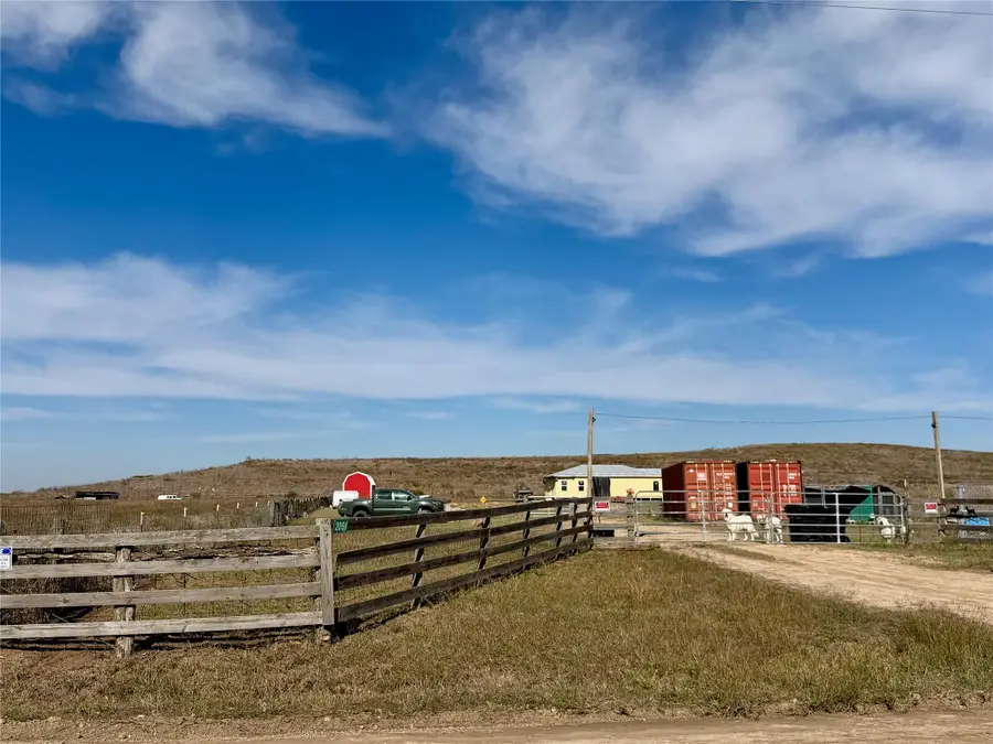2051 County Road 102, Columbus, TX 78934 - #2