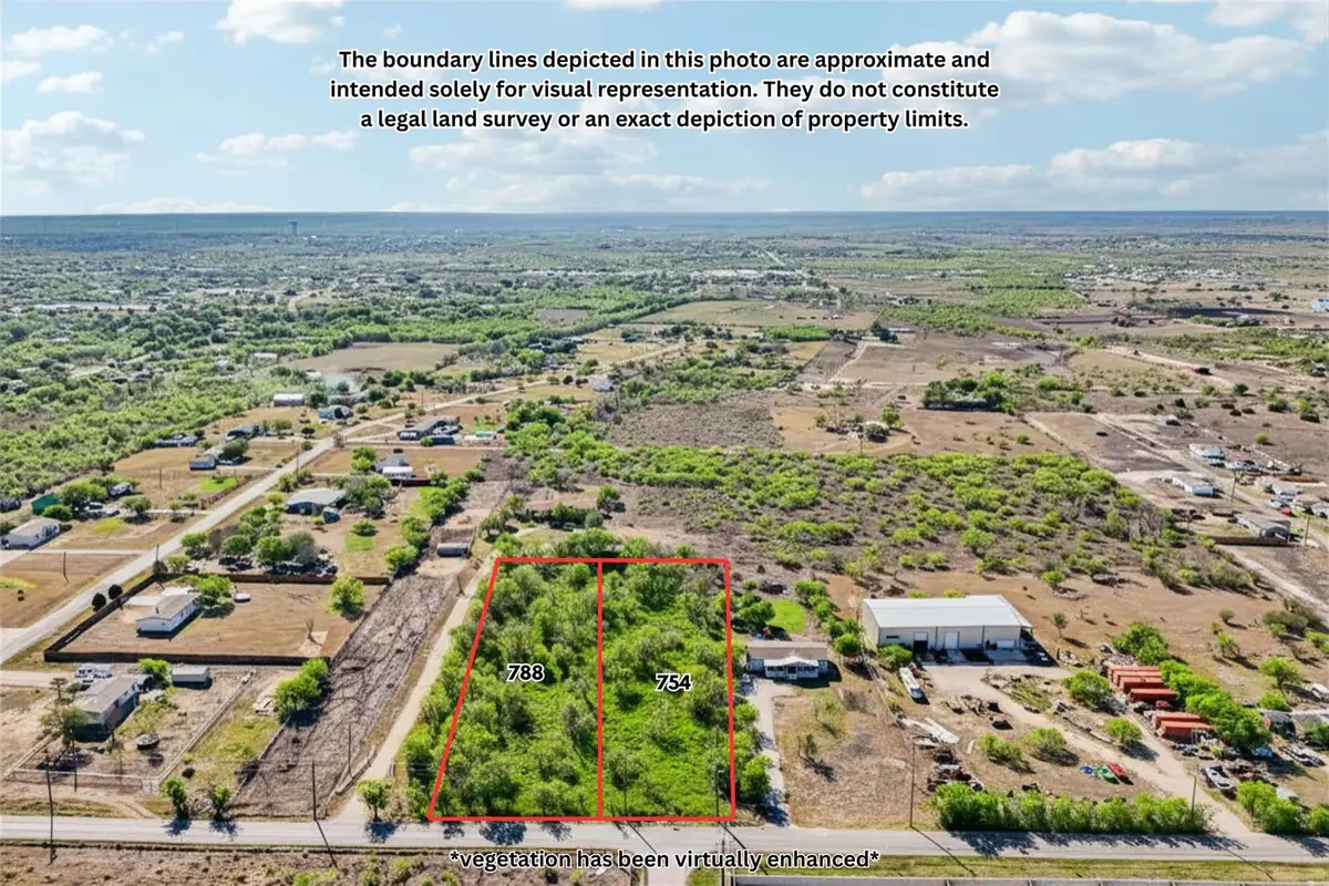 754 Williamson Rd #B, Niederwald, TX 78640 - #1