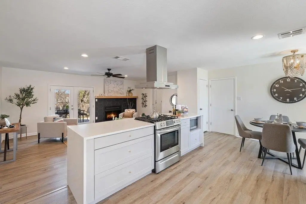 300 Clearday Dr, Austin, TX 78745 - #1