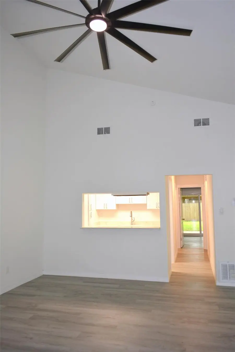805 Center St #A & B, Lockhart, TX 78644 - #2
