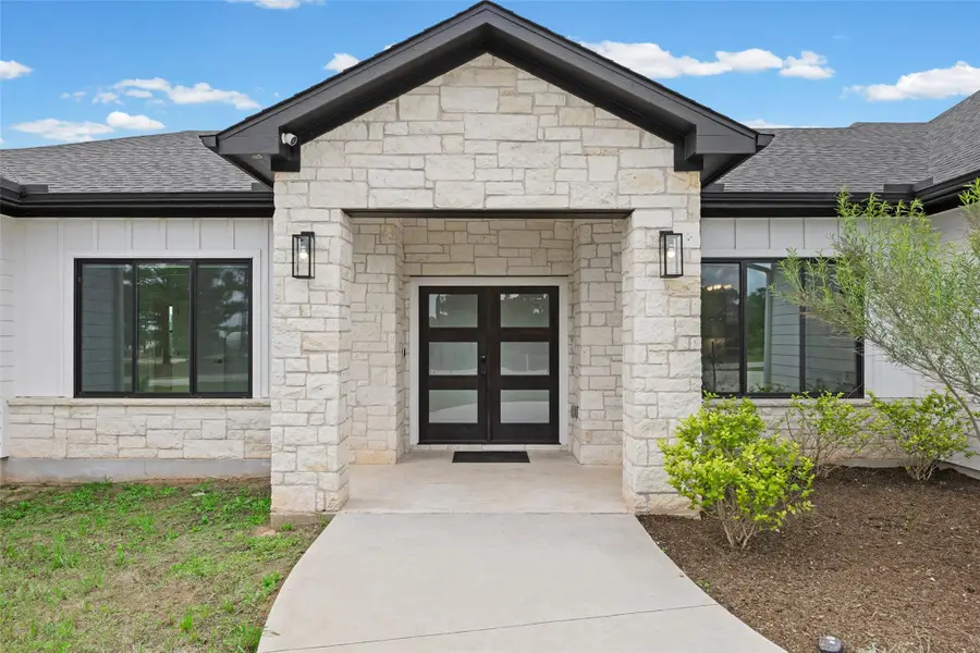 111 Tall Forest Dr, Bastrop, TX 78602 - #2