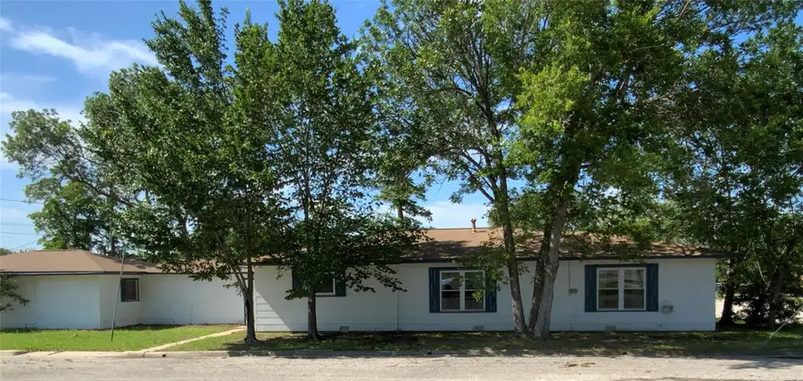 408 S Grimes St, Giddings, TX 78942 - #3