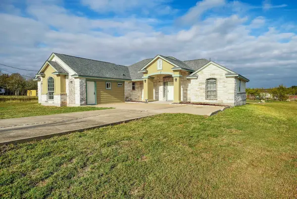226 Maldonado Trl, Del Valle, TX 78617