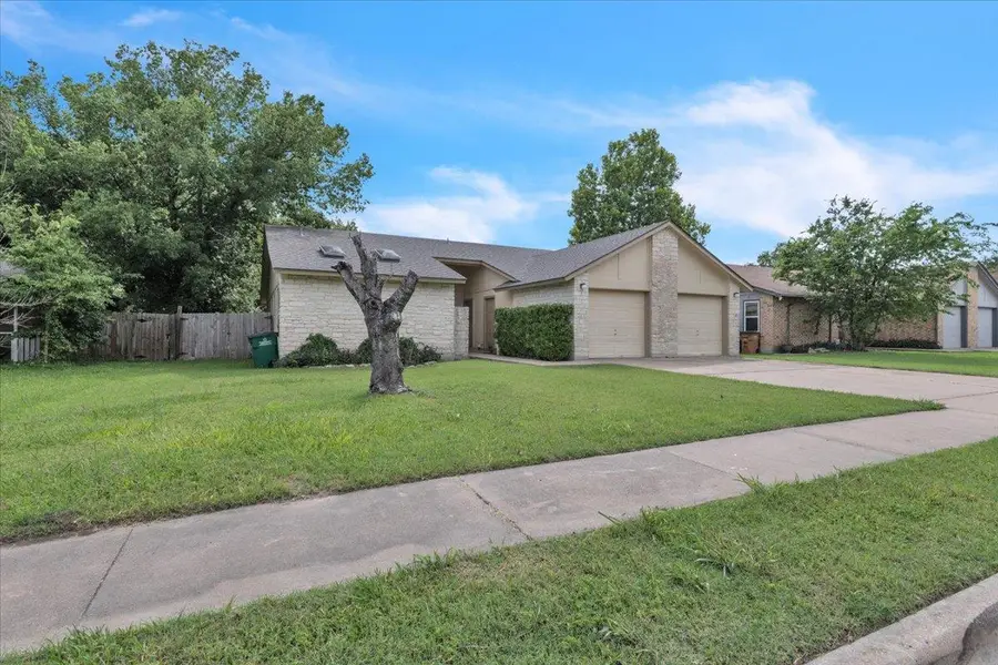 8713 Pineridge Dr, Austin, TX 78729 - #2