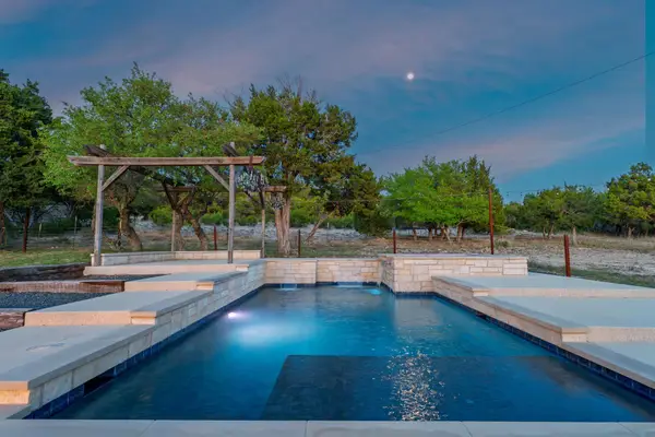 500 Madrone Ranch Trl, Dripping Springs, TX 78620