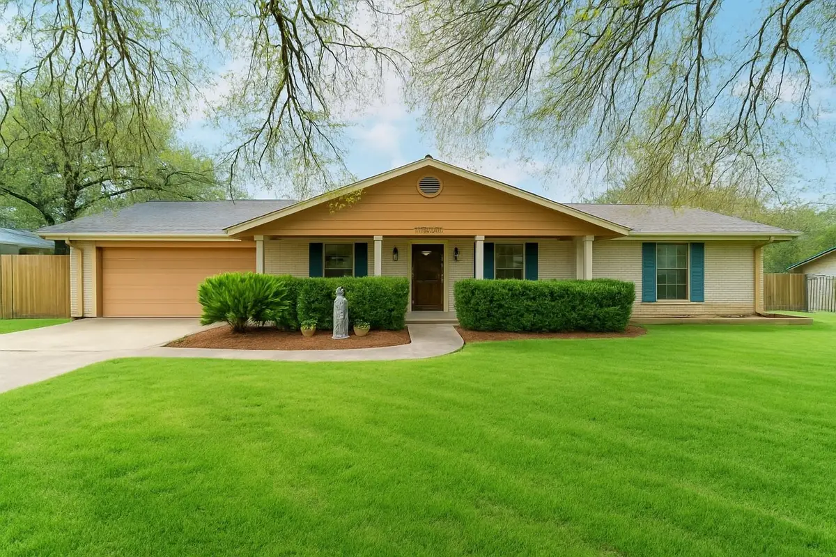 1008 Dove Dr, Manchaca, TX 78652 - Image #1