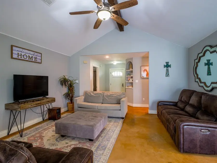 811 Sage St, Burnet, TX 78611 - #2