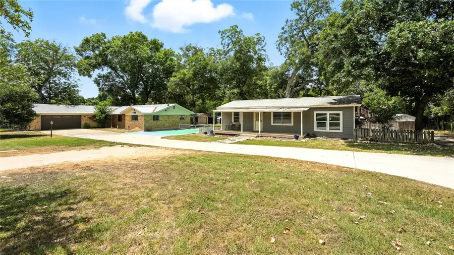 683 & 695 Albert St, New Braunfels, TX 78130 - Image #2