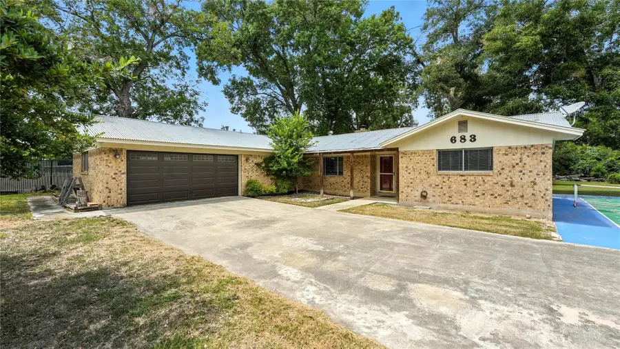 683 & 695 Albert St, New Braunfels, TX 78130 - Image #3