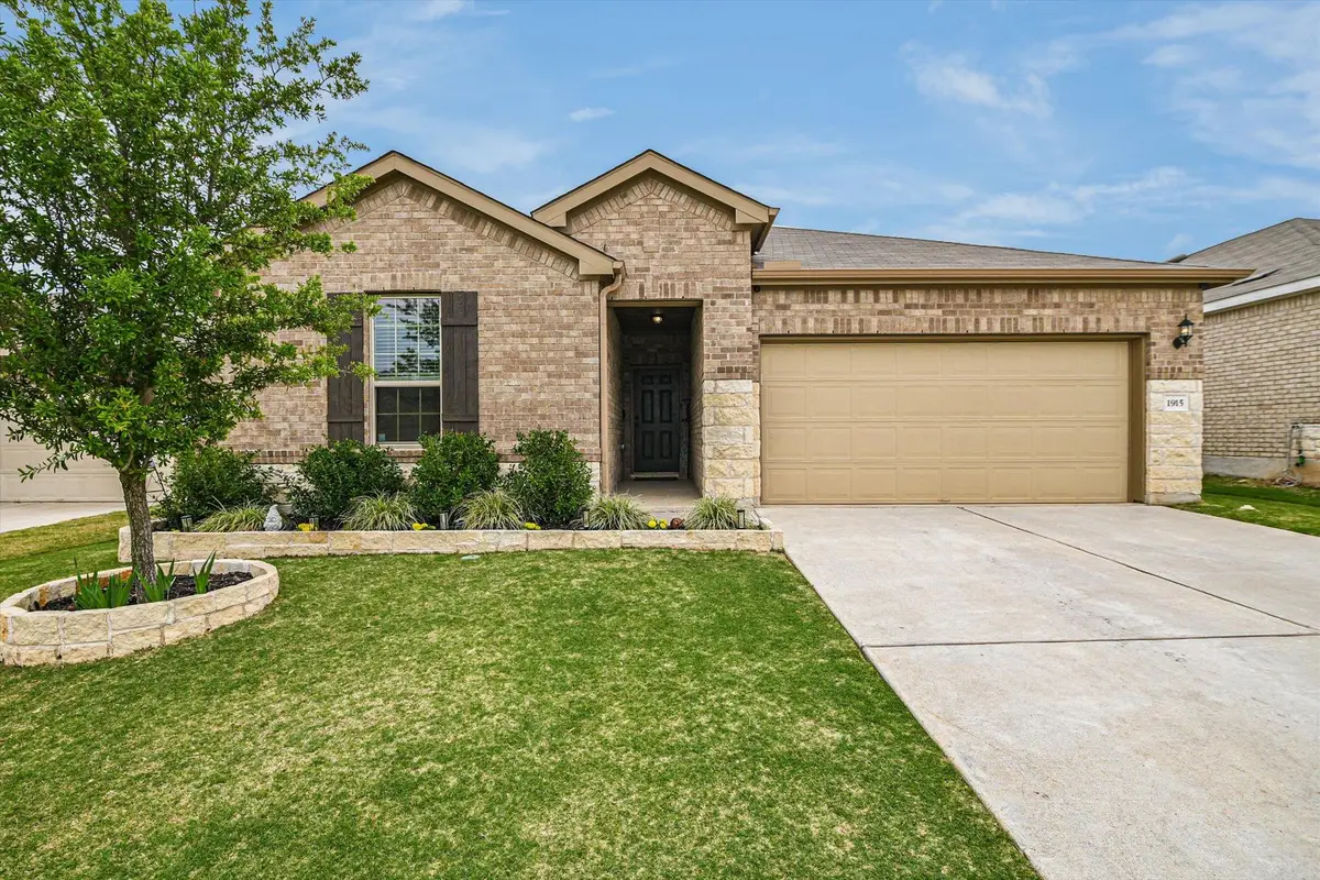 1915 T H Johnson Dr, Taylor, TX 76574 - #1