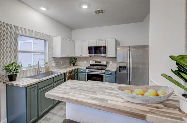 6249 Negley #B, Kyle, TX 78640