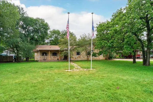 1009 Bluebird Dr, Manchaca, TX 78652
