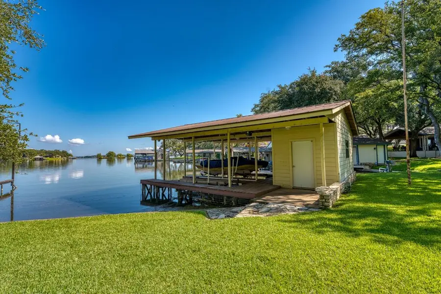 406 Lakeview Dr, Horseshoe Bay, TX 78657 - #2