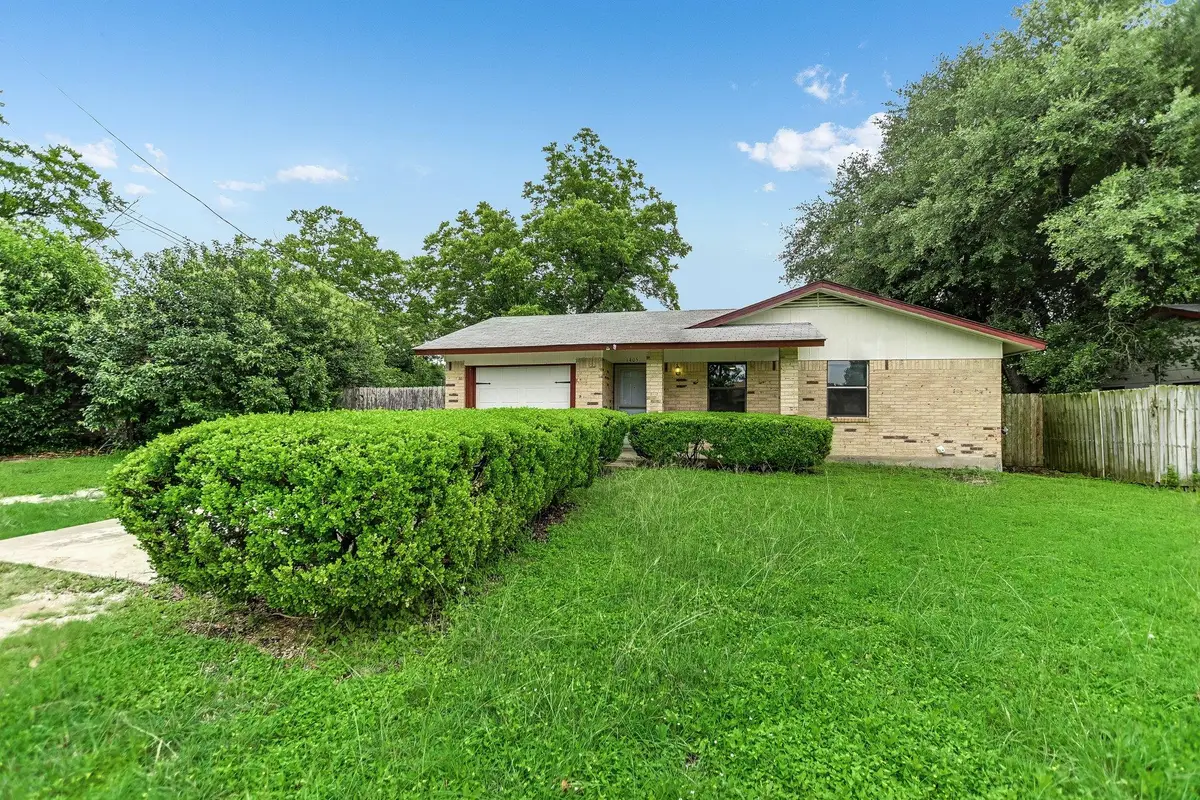 1405 Adams St, Taylor, TX 76574 - #1