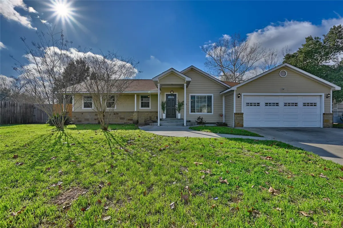 1702 Rampart St, Columbus, TX 78934 - #1