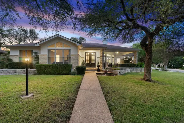 213 El Rio Dr, Lakeway, TX 78734