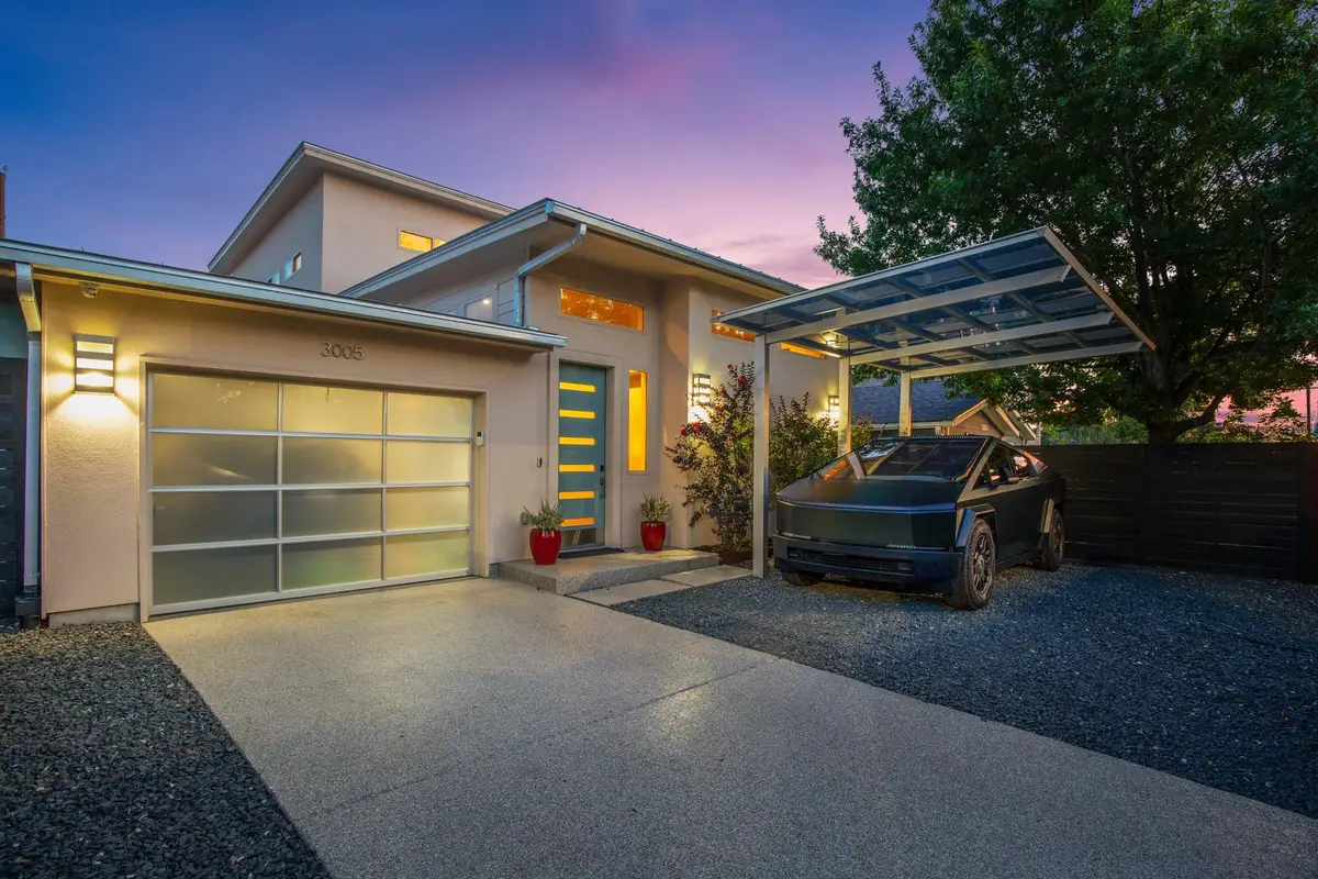 3005 E Martin Luther King Jr Blvd, Austin, TX 78702 - Image #1