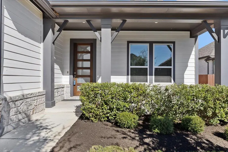 908 Knowles Dr, Hutto, TX 78634 - Image #2