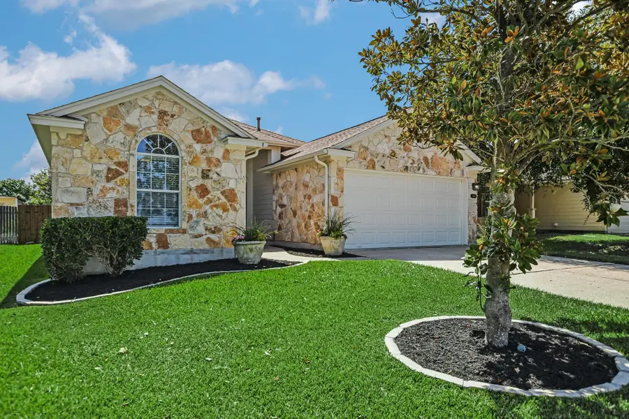300 Fistral Dr, Hutto, TX 78634 - #3