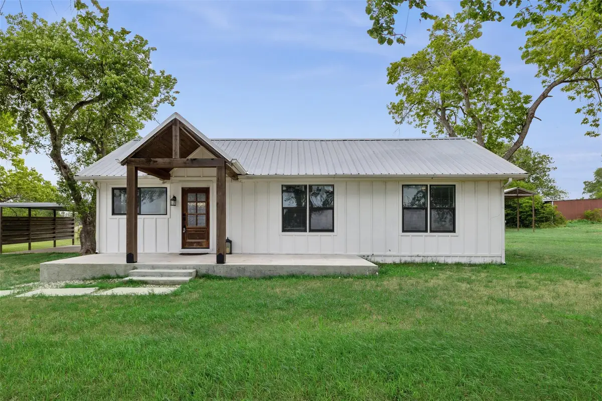 5530 Us Highway 90a W, Shiner, TX 77984 - #1