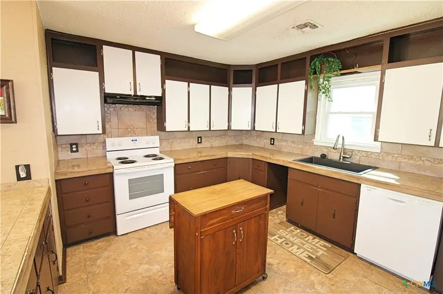 1001 E Main St, Little River Academy, TX 76554 - #3