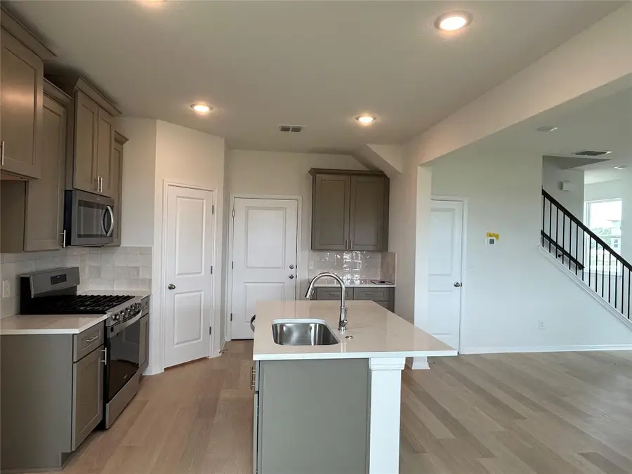 295 Young St, Buda, TX 78610 - #3