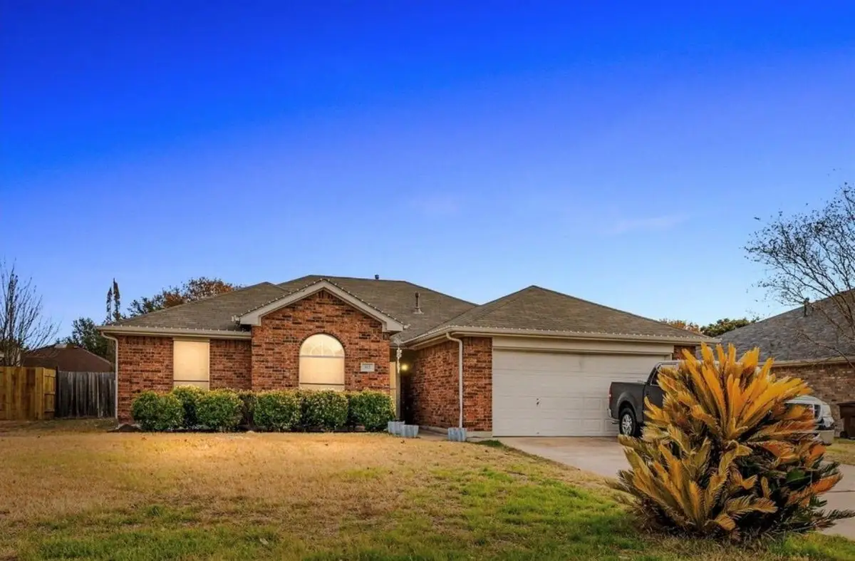 512 Mockingbird Ln, Lockhart, TX 78644 - #1