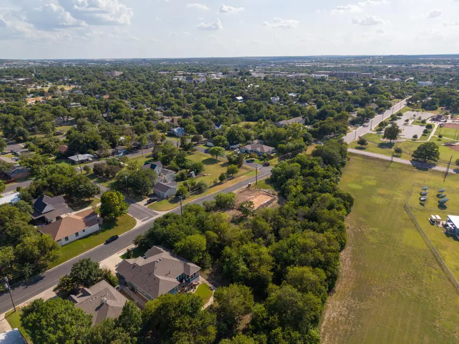 707 E 2nd St, Georgetown, TX 78626 - #3