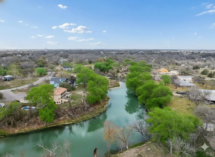 54 S Hampton Dr, Seguin, TX 78155 - #3