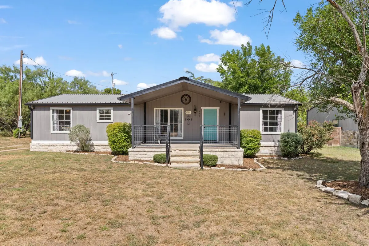 713 Blackburn Ln, Burnet, TX 78611 - #1