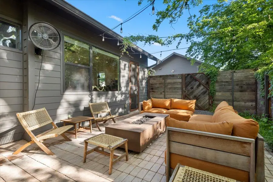 2500 E 3rd St #B, Austin, TX 78702 - #2