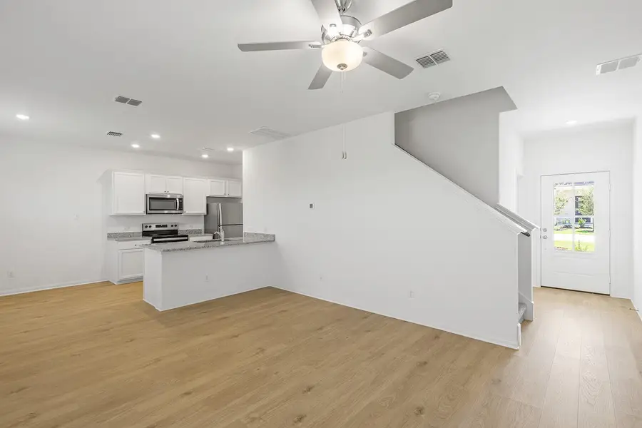 137 Desert Hare Dr, Jarrell, TX 76537 - #2