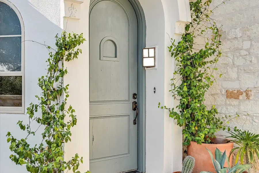 700 Furlong Dr, Austin, TX 78746 - #2