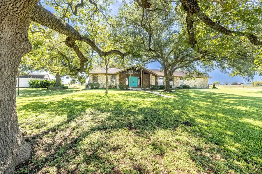 2405 County Road 239, Gonzales, TX 78629 - Image #2