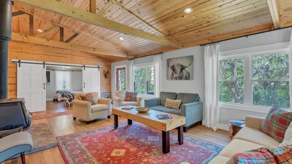 606 Deer Creek Cv, Wimberley, TX 78676