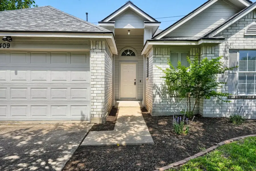 409 Willowbrook Dr, Hutto, TX 78634 - #2