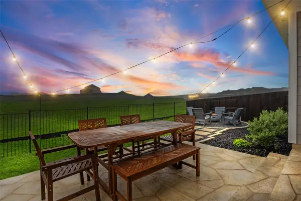 858 Papaya Dr, Buda, TX 78610