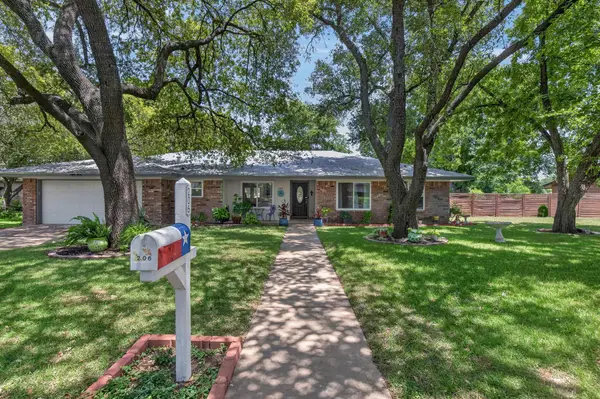 206 Corder Ln, Burnet, TX 78611