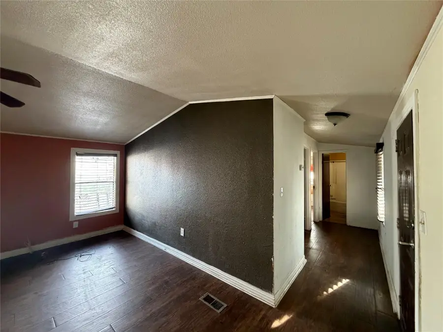 2214 Bitter Creek Dr, Austin, TX 78744 - #2