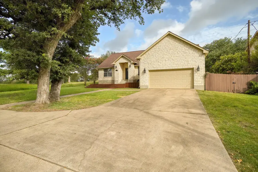 460 Tahitian Dr, Bastrop, TX 78602 - #2