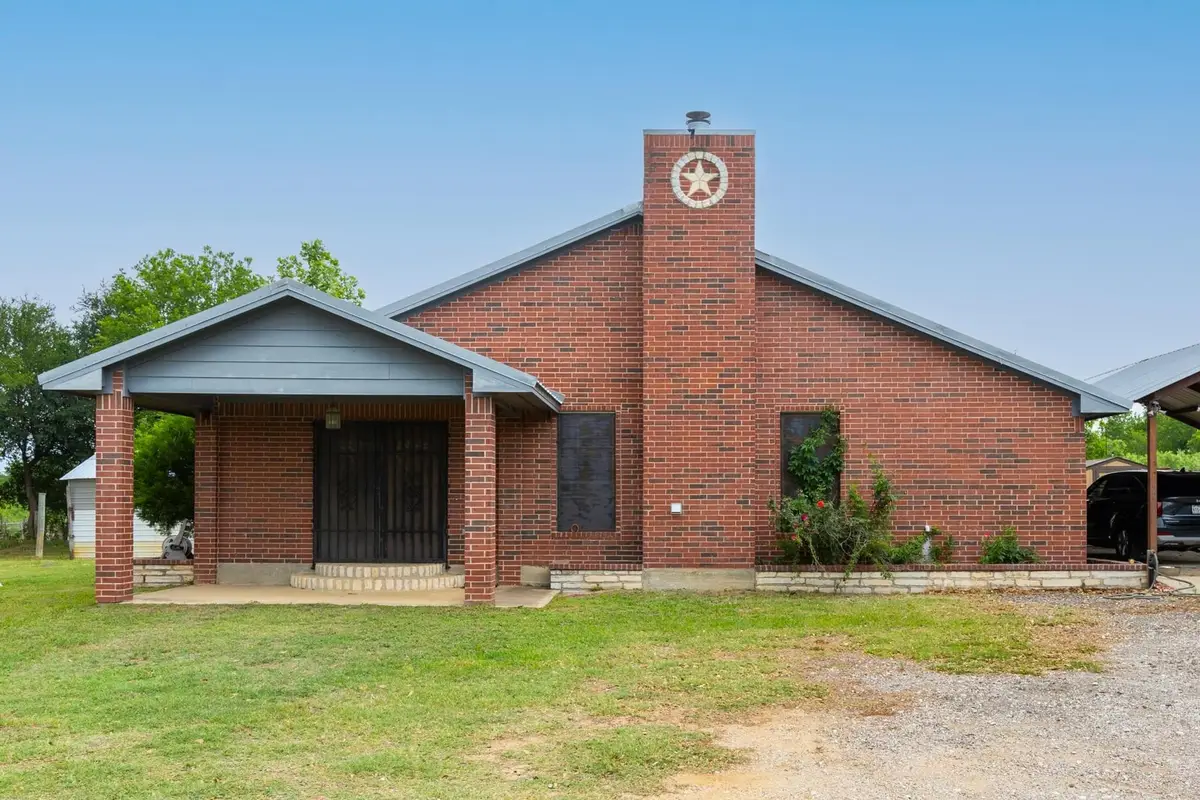 176 Old Lexington Rd #C, Elgin, TX 78621 - #1