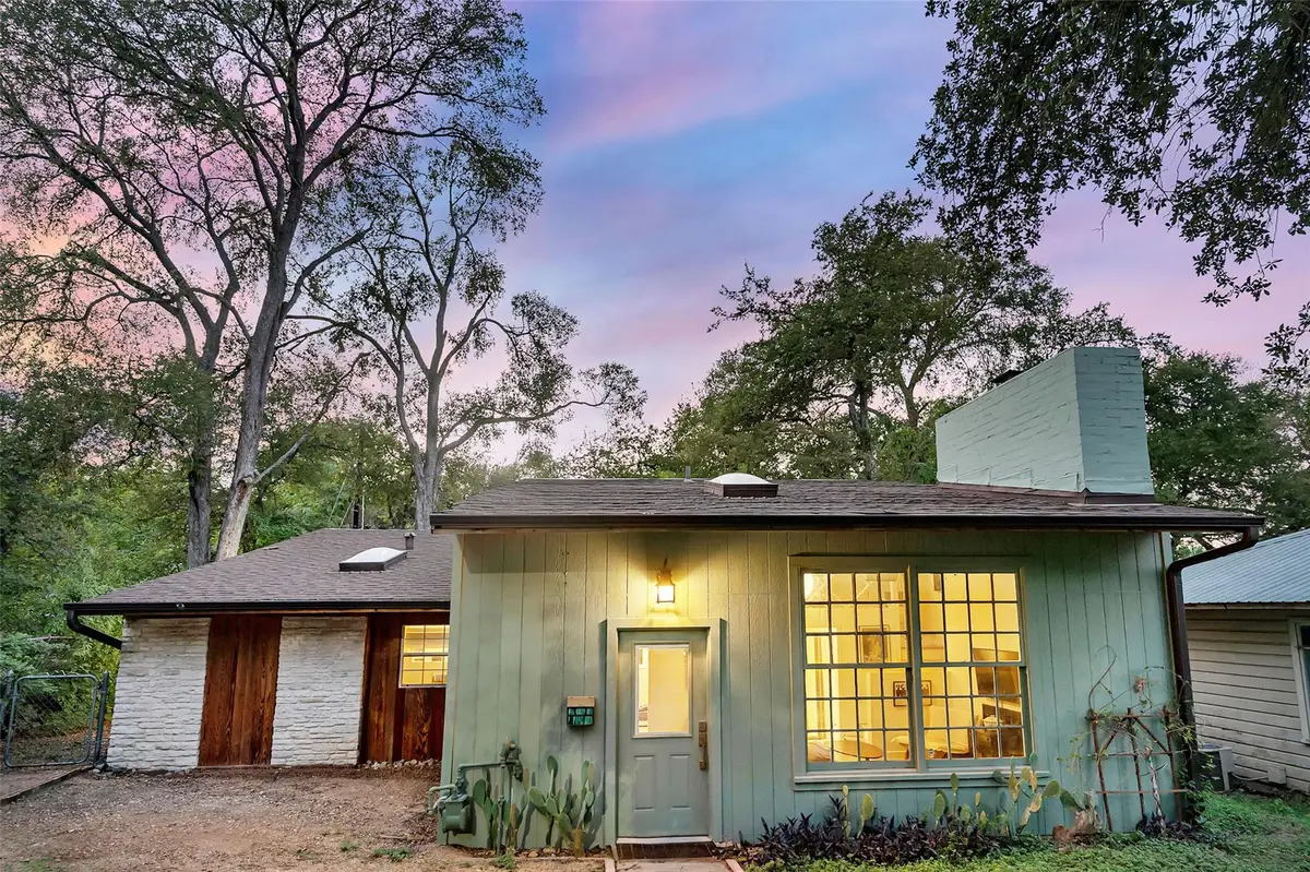 3302 Cherrywood Rd, Austin, TX 78722 - #1