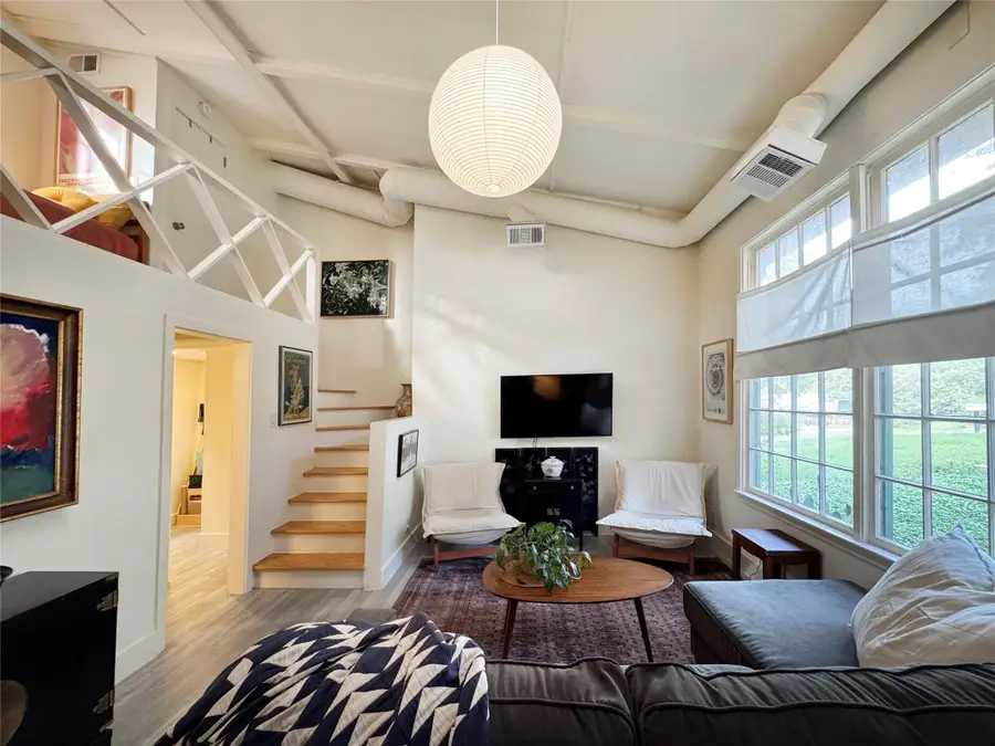 3302 Cherrywood Rd, Austin, TX 78722 - #3