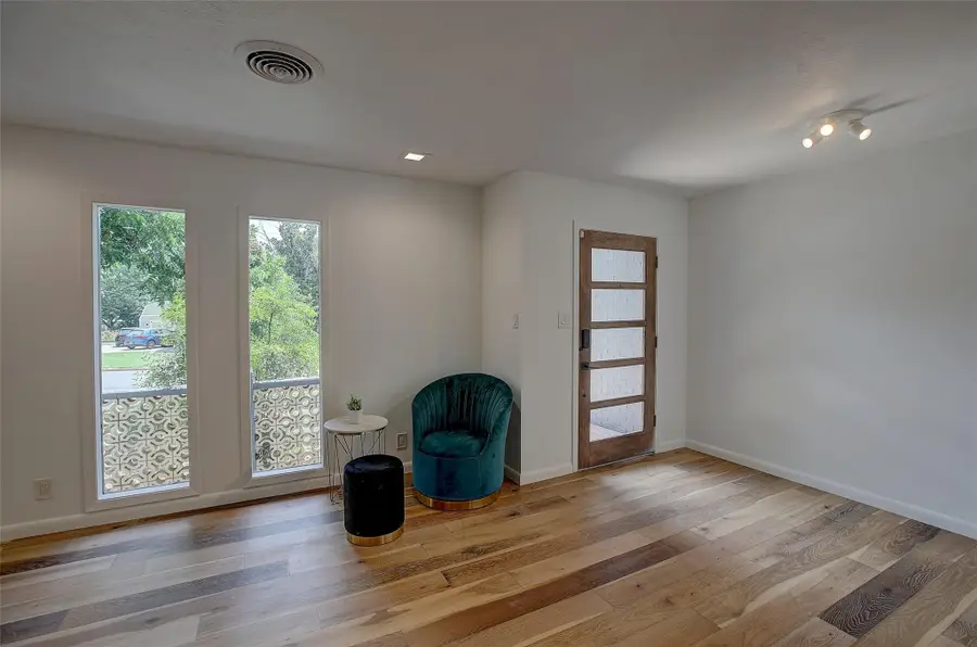 1610 Pecan St, Georgetown, TX 78626 - #3