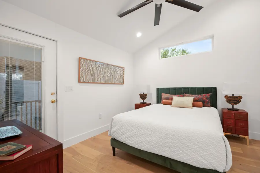 2416 E 10th St, Austin, TX 78702 - Image #3