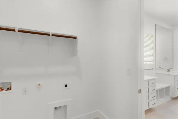 1144 Stonehill Dr, Georgetown, TX 78633