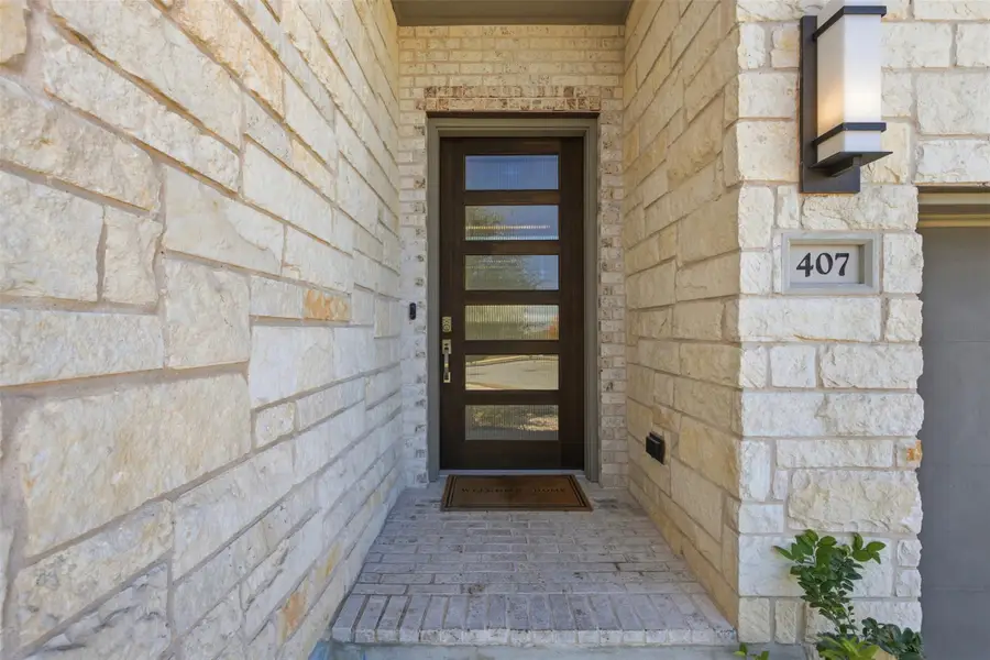 407 Francis Lottie Dr, Buda, TX 78610 - Image #2