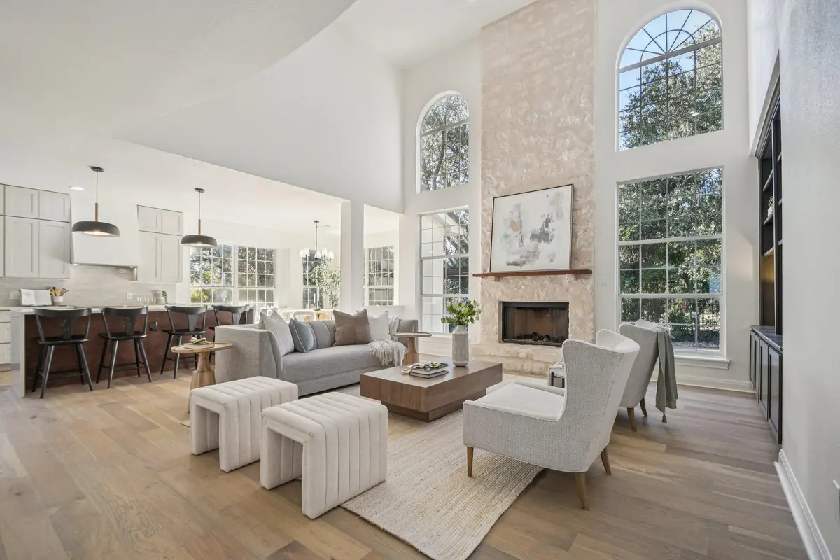 10 Lost Meadow Trl, The Hills, TX 78738 - Image #1