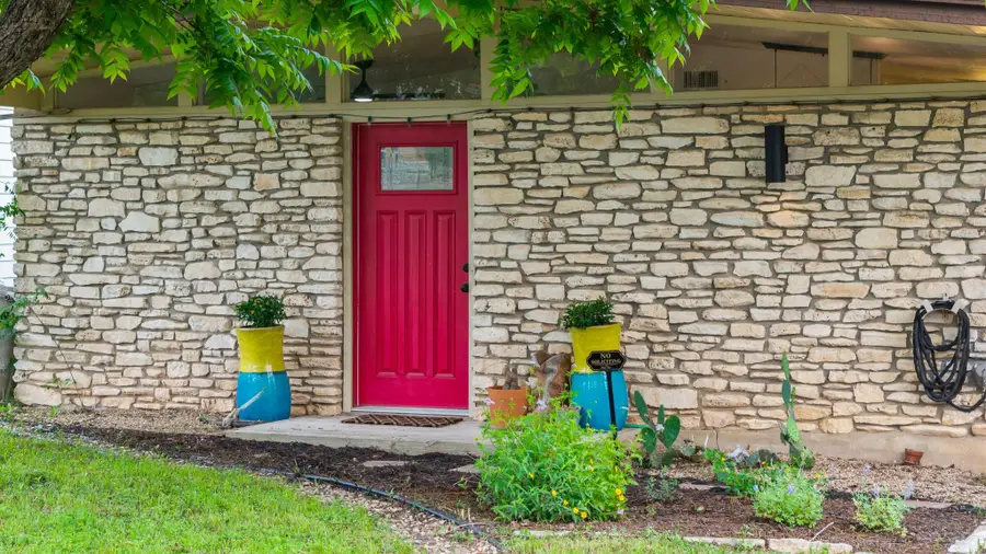 1413 S Redondo Dr, Austin, TX 78721 - #2